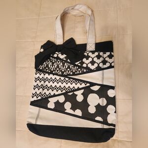 Disney’s Mickey Mouse Tote bag w/ Bow, Black & White Pattern, EUC, Gift, purse